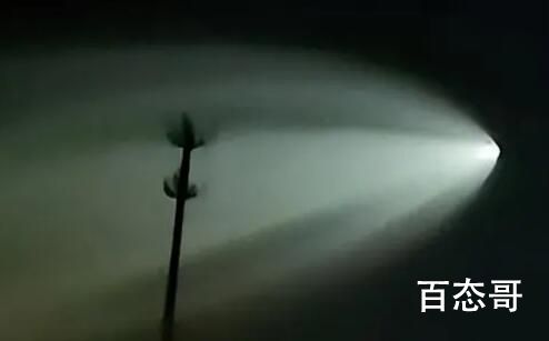 新疆多地拍到巨大发光不明飞行物 这个够《走近科学》拍十集！
