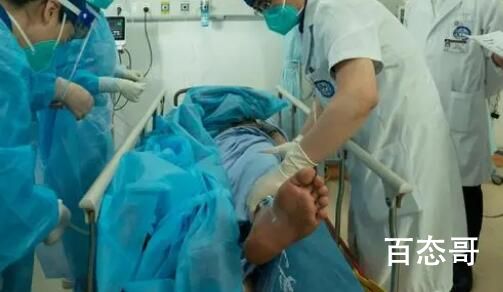 甘宇母亲讲述儿子被救过程 相信甘宇身体很快恢复健康的