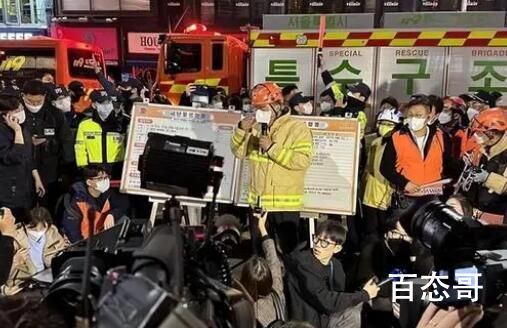 韩国踩踏事故现场:男子爬2楼逃生 韩国首尔梨泰院踩踏事故已致149死！